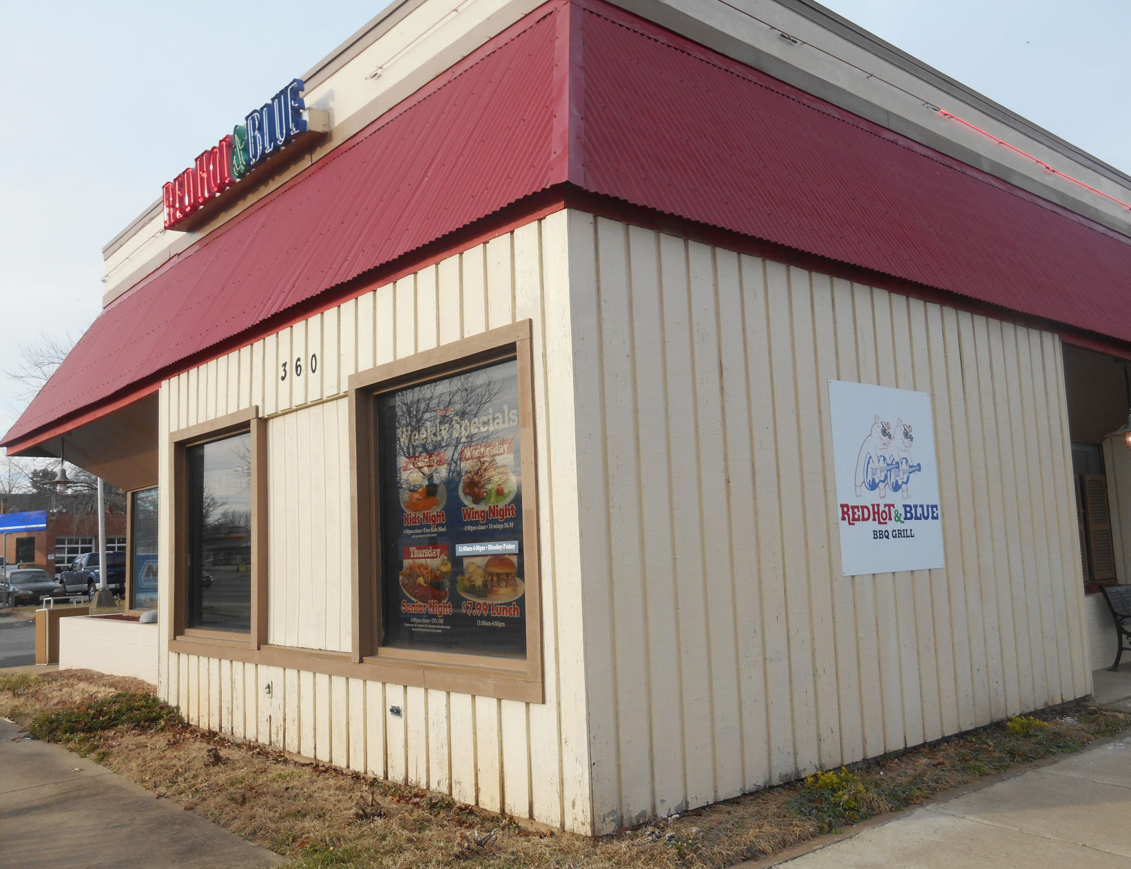 red hot and blue restaurant 010820